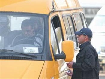 За запорожскими маршрутчиками будут следить фото