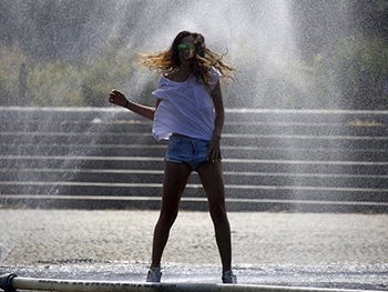 Завтра в Украину вернется жара фото