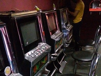В Мелитополе накрыли подпольный зал игровых автоматов фото