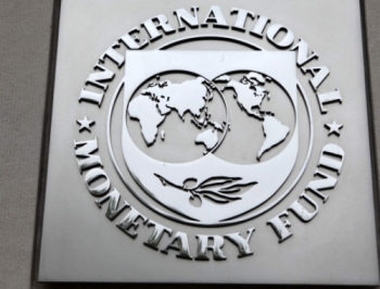 МВФ одобрил второй транш кредита для Украины фото