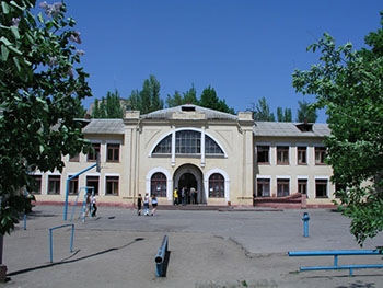 Ремонты школ и больниц продолжаются. По некоторым есть вопросы фото