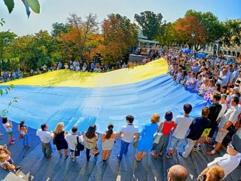 В Запорожье появилась новая стела фото