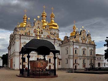 С банковских счетов Киево-Печерской лавры пропали все деньги фото