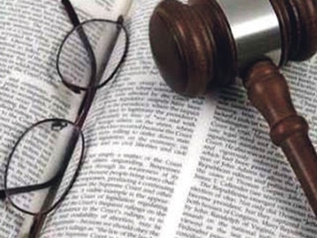 Акимовские судьи не хотят судить милиционера-взяточника фото