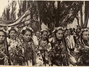 Жители Горловки в вышиванках - соцсети взорвало фото 60-летней давности фото