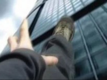 В Бердянске подросток упал с третьего этажа фото