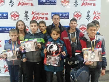 Мелитопольские киокушинкай каратисты собрали увесистый урожай медалей фото