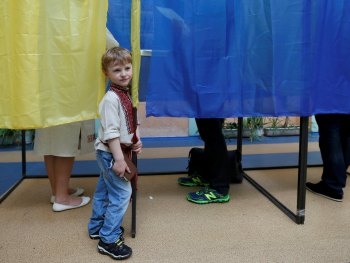 Порошенко хочет обеспечить свободное волеизъявление украинцев на выборах фото