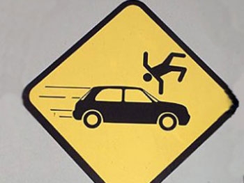 В Семеновке неизвестный сбил человека и пытался замести следы фото