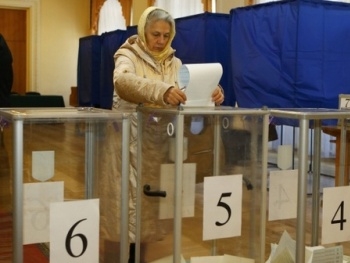 В Сумах голосование началось с полуторачасовым опозданием фото