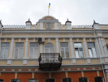 Кто в Мелитополе примеряет значок депутата горсовета фото