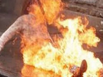 В Запорожской области на берегу реки сожгли мужчину фото