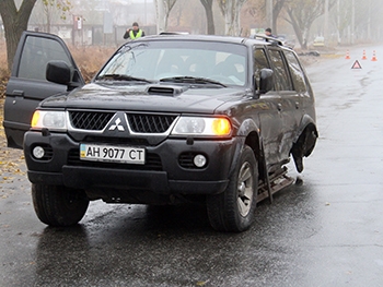 В ДТП на Каховском Шоссе никто не пострадал, но водитель Хонды сбежал с места происшествия фото