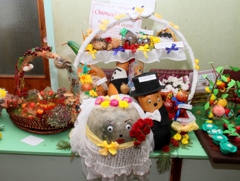 Вартові довкілля создали настоящие фруктово-овощные шедевры фото