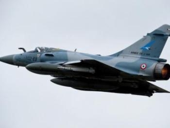 Французская авиация совершила вылеты в Сирию фото