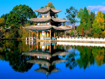 В Китае на заводе прогремел взрыв фото