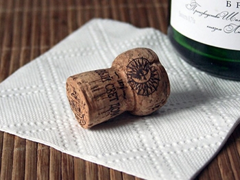 Шампанское «Новый свет» отныне будет выходить с надписью «Крим — це Україна» фото