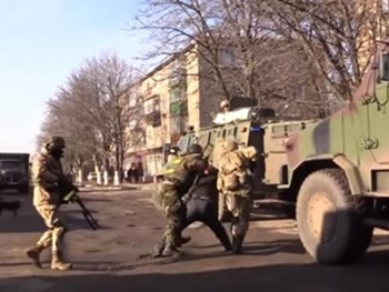 Зачистка в Красногоровке: 85 арестов за день  фото