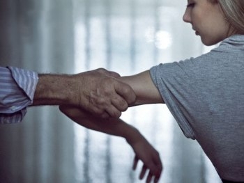 В Запорожской области поомгут женщинам, пострадавшим от насилия фото