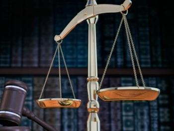 Юристы помогут уволенным запорожцам фото