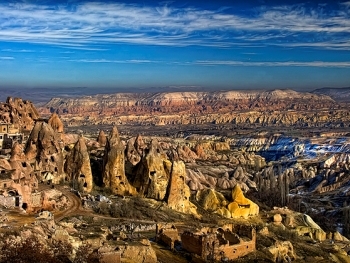 В Турции террористы взорвали полицейских фото