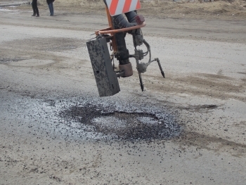 В Запорожье продолжился ремонт дорог фото