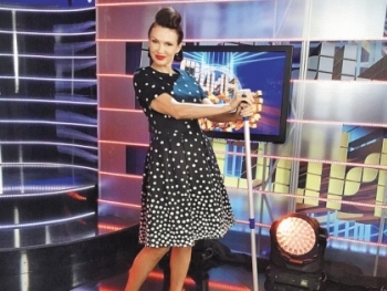 Эвелина Бледанс пишет стихи фото