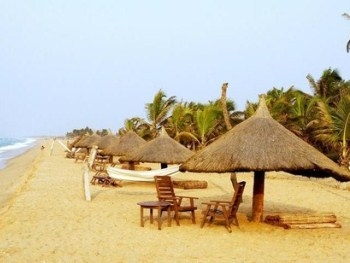 Из захваченного боевиками отеля в Буркина-Фасо освобождены заложники фото