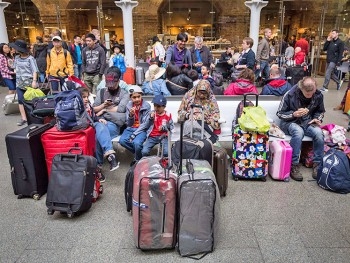 Контрабандисты заработали на мигрантах 6 млрд долларов за год фото