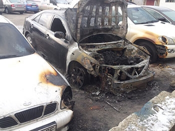 В Мелитополе сгорела дотла иномарка (добавлены фото) фото