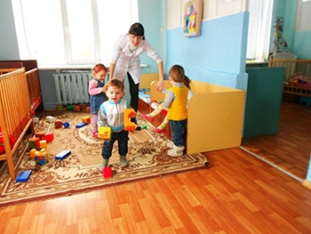 Сияние надежды подарило радость малышам фото