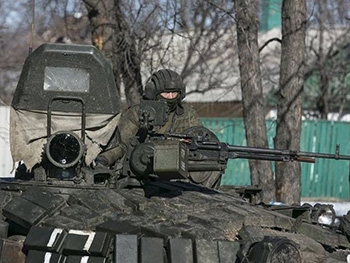 В районе Марьинки начались сильные боевые действия, боевики подтягивают технику  фото