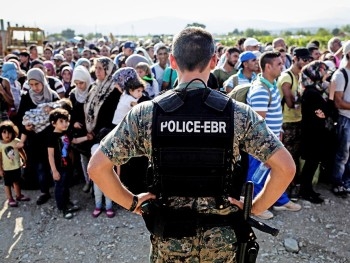 40% мигрантов не получат убежища в ЕС фото
