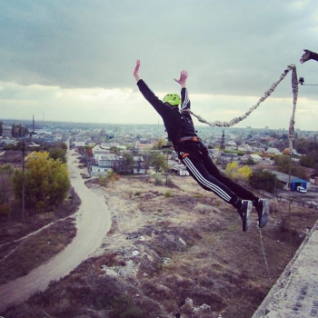 Мелитополец прыгнул с моста  фото