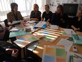 Мелитопольские общественники и представители соцслужб объединились для борьбы с гендерным насилием фото