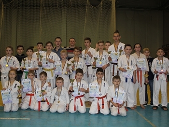 Старт мелитопольских киокушин каратистов оказался успешным фото