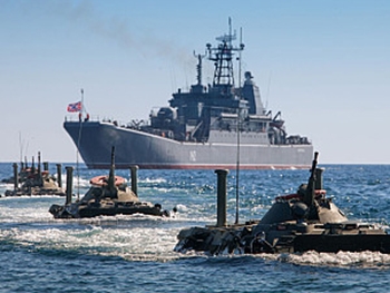 Разведка сообщает об угрозе высадки морского десанта РФ на Азовском побережье фото