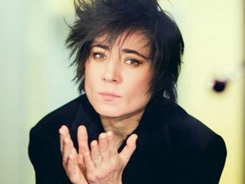 Скандал с Земфирой набирает обороты фото