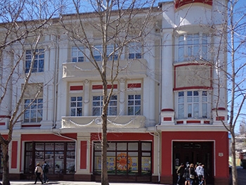 Музей в подарок к юбилею попросил туалет фото