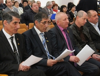 Депутат связывает поджог своего дома с политической деятельностью фото