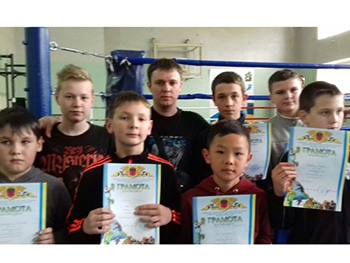 Мелитопольские боксеры дали бой на чемпионате Запорожья фото