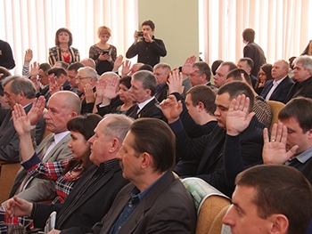 После двухнедельного перерыва депутаты горсовета соберутся на сессию фото