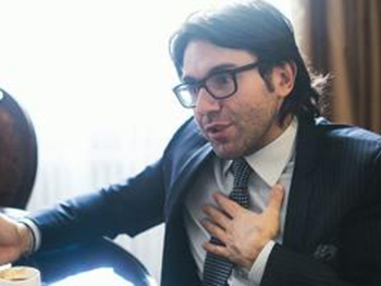 Телеведущий Андрей Малахов рассказал о трагической гибели любимой девушки фото