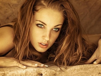 Участница, которая первой поцеловалась с холостяком, намекнула на свою победу фото