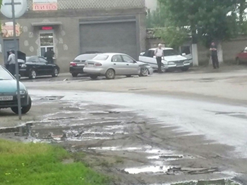 Полицейские установили виновника вчерашнего ДТП фото