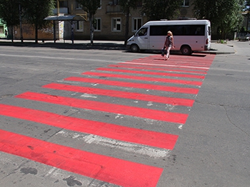 Мелитопольские «зебры» покраснели фото