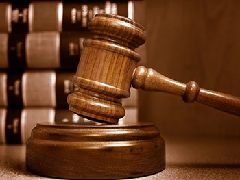 Апелляционный суд признал полномочия трех депутатов действительными, а сессию - незаконной фото