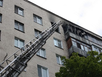 В Запорожье полностью выгорела квартира: мужчина не выжил фото