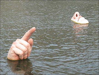 Пьяному море не по колено, а по горло фото