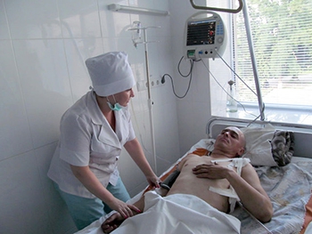 Пострадавшего во время пожара в Кирилловке спасают в Запорожье фото